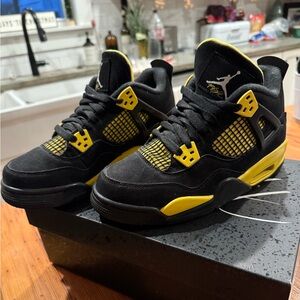 Thunder Yellow Jordan 4 GS 6